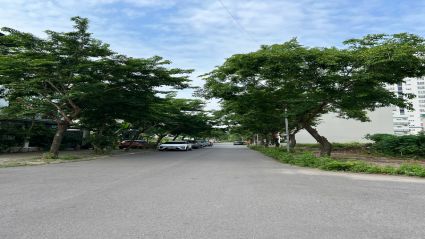 Bán Liền kề Thanh Hà B1.3 LK06 diện tích 102m2 mặt tiền 5,1m hướng Đông Nam đường 17m gần khu chung cư 3 tòa mới và trường mầm non, hàng độc quyền giá tốt nhất thị trường nhanh tay sở hữu ngay #H5